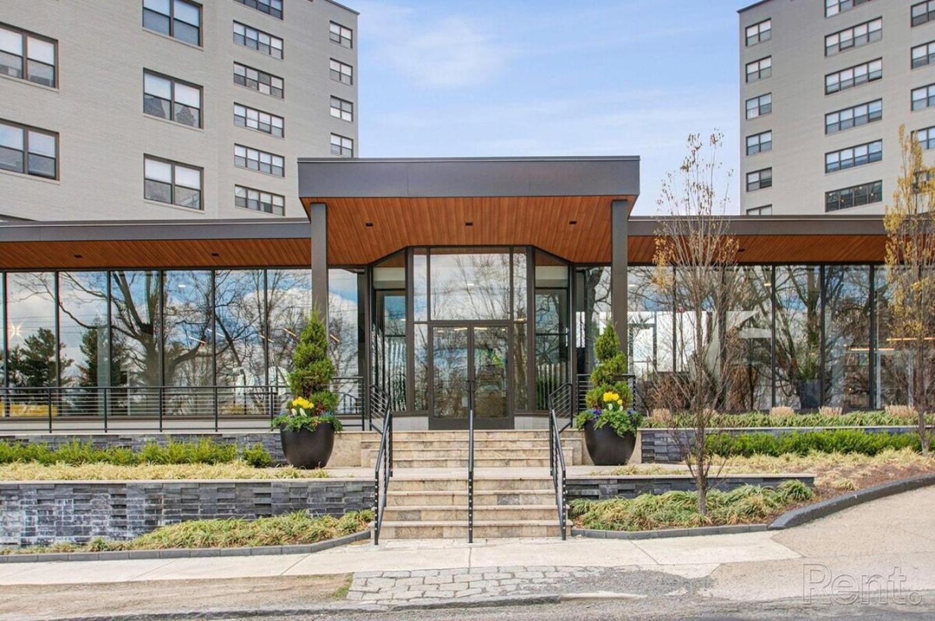 Avenue B152 Perfect 2br! Pool Parking Gym Philadelphia