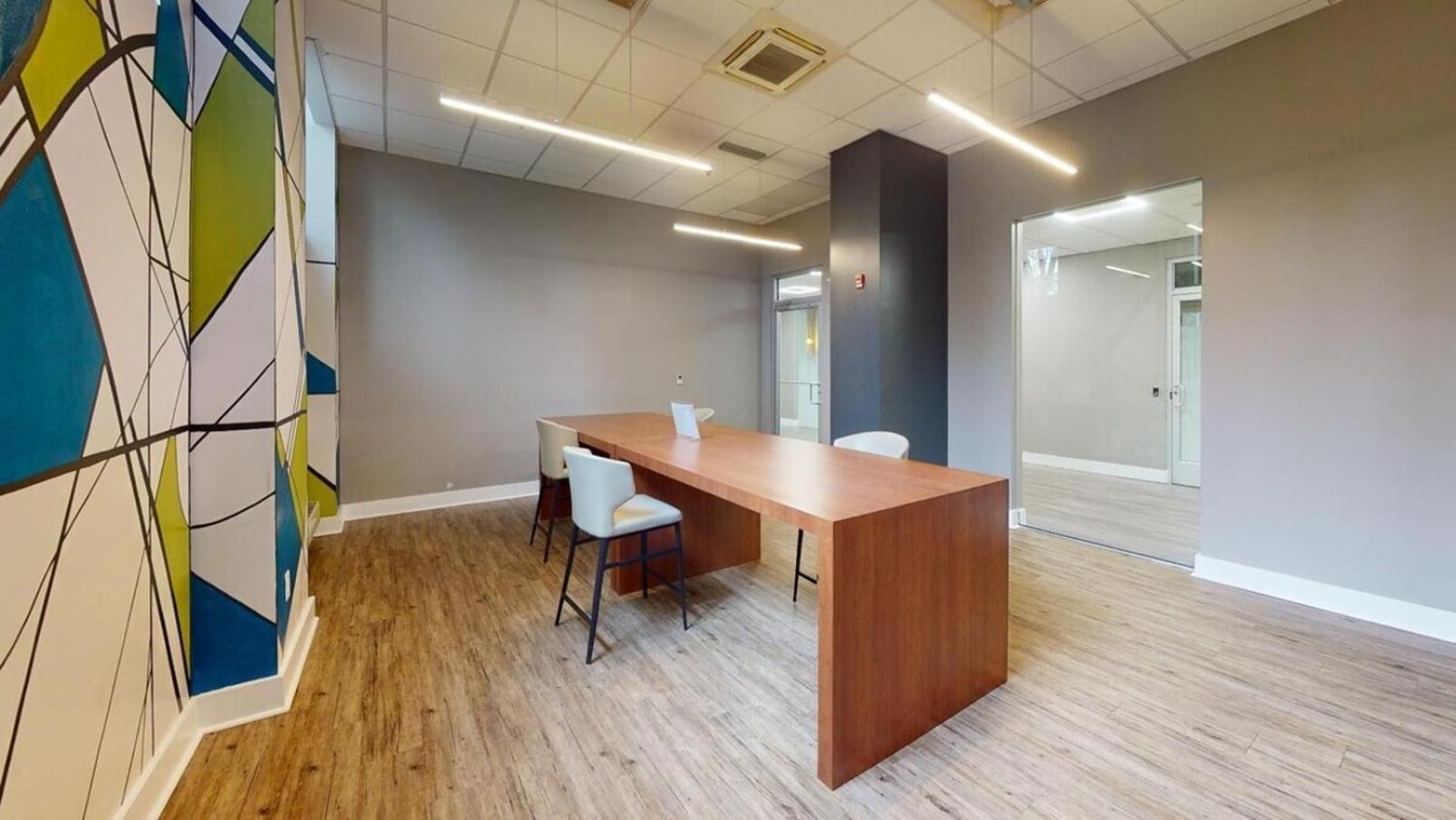 Avenue B152 Perfect 2br! Pool Parking Gym * Philadelphia
